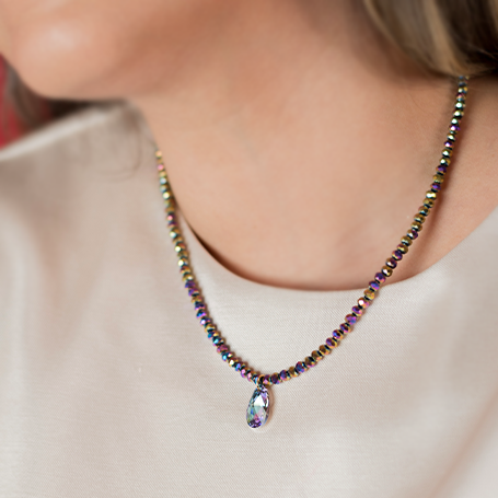 Collar cristales minimal con swarovsky multicolor tornasol